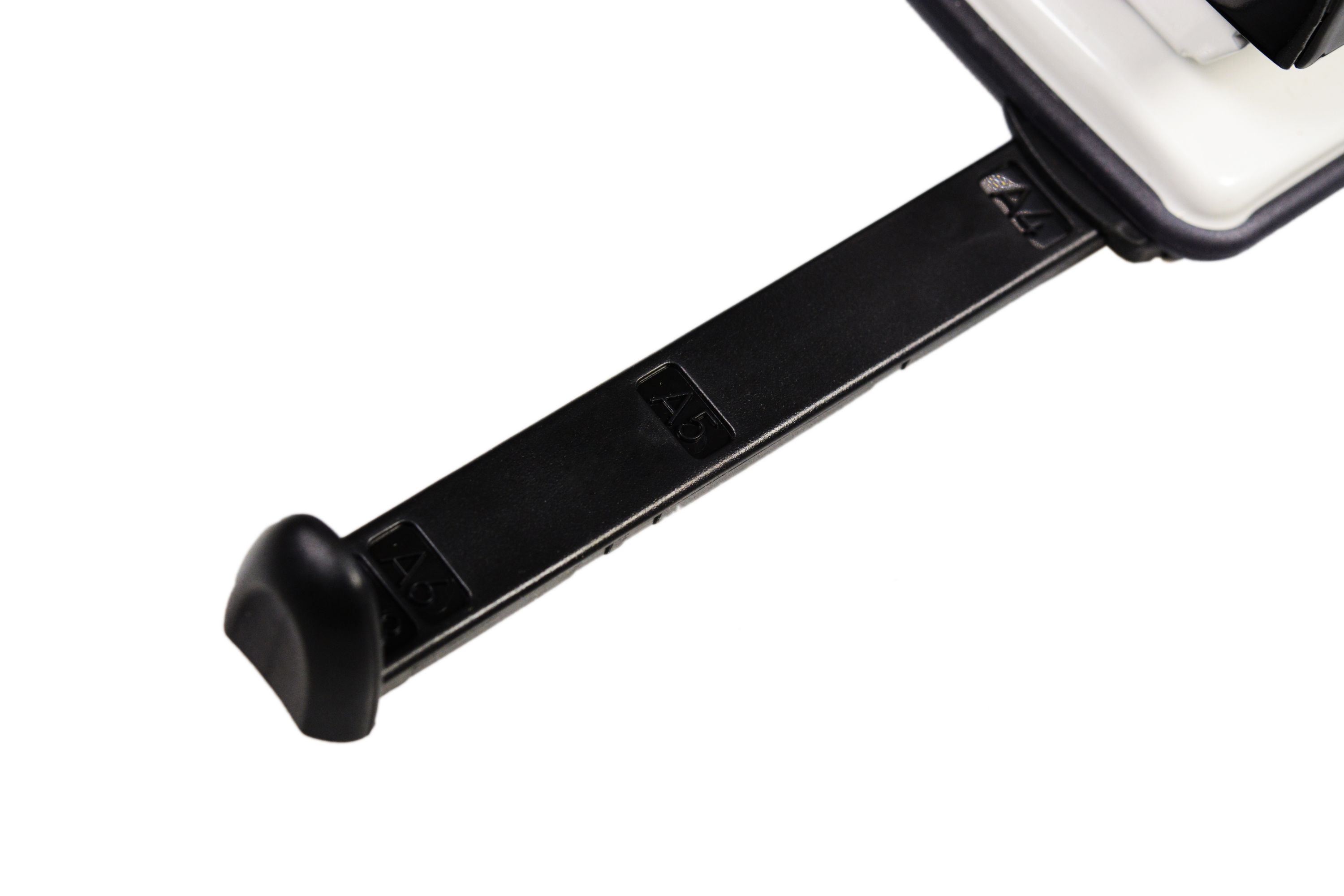 Дырокол до  15л. "R20" черный /6/