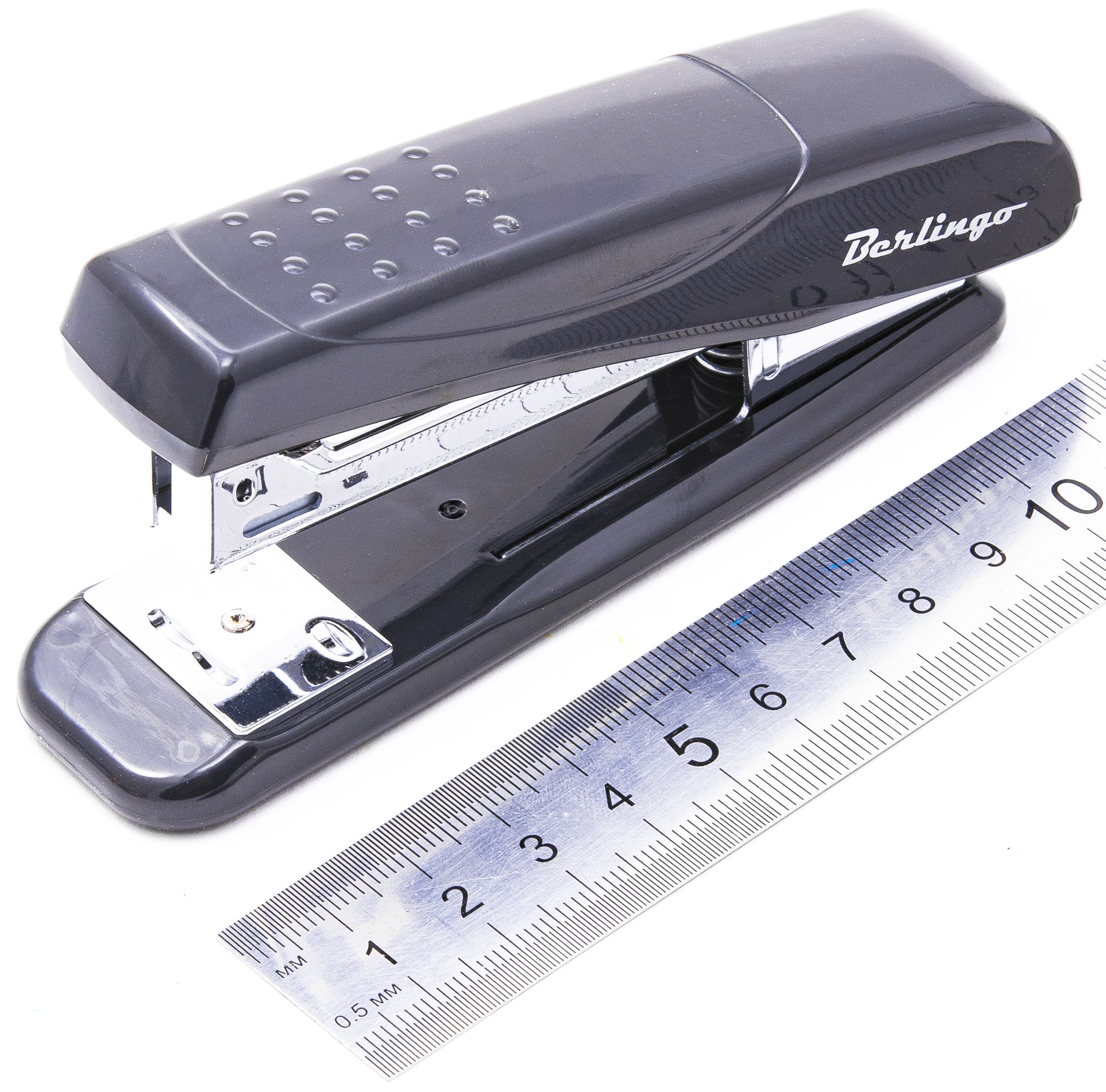 Степлер 24/6, 26/6 до 25л. Berlingo черный /96/