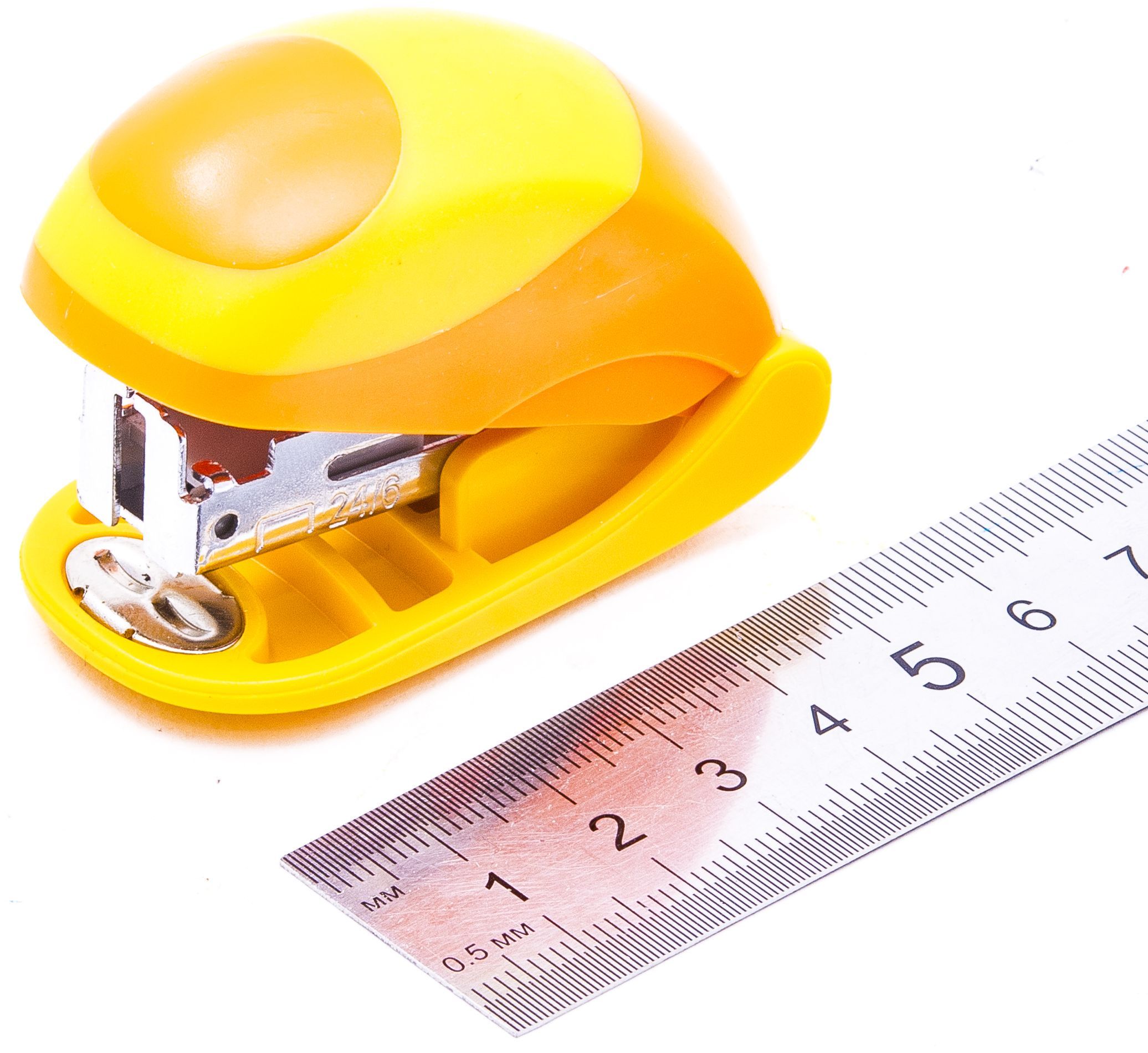 Степлер 24/6 до 15л. "OMAX" желто-оранжевый /24/