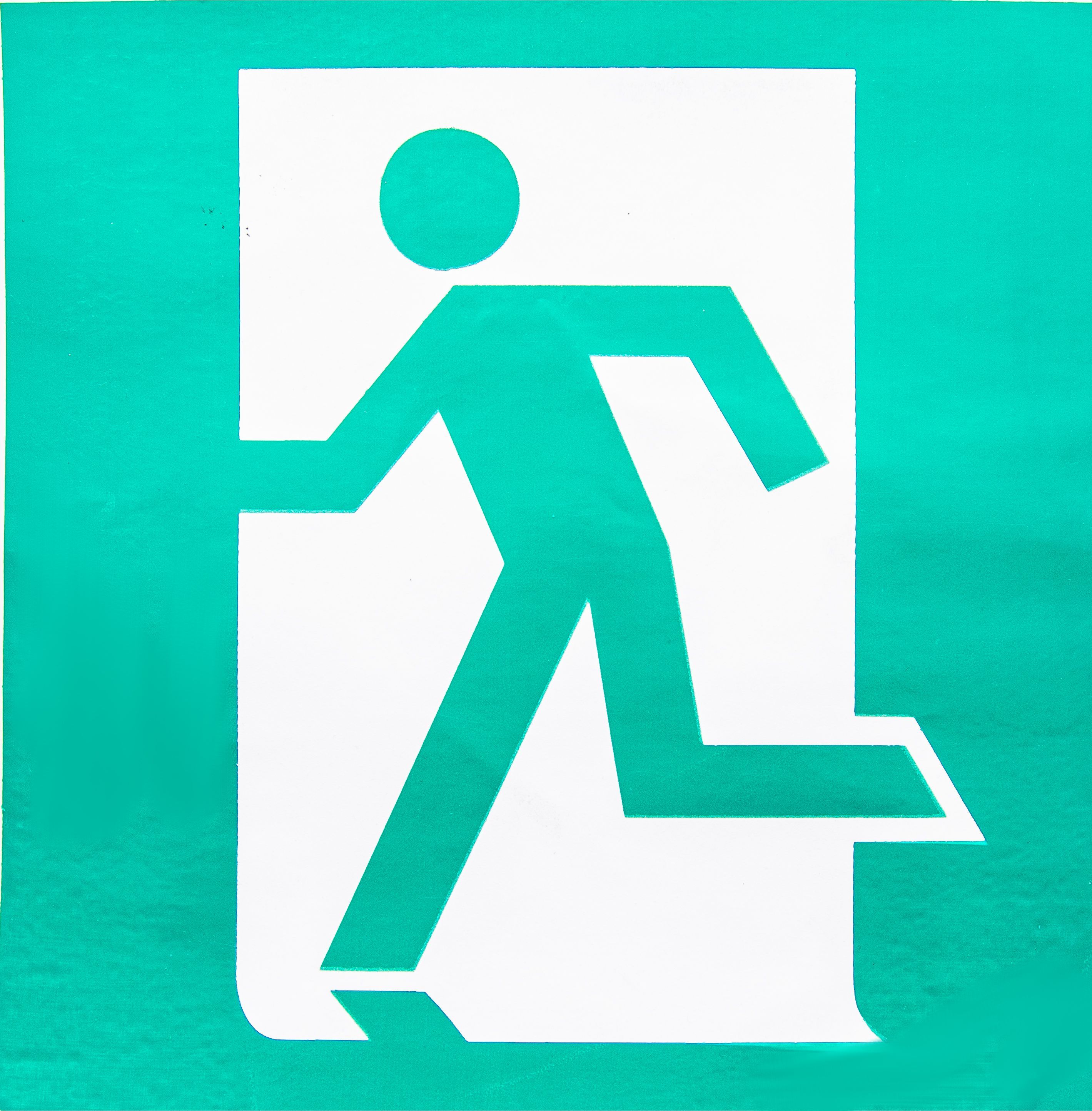 Знак эвакуационный  "Выход здесь (левосторонний)" треугольник 20 х 20см.  /1/