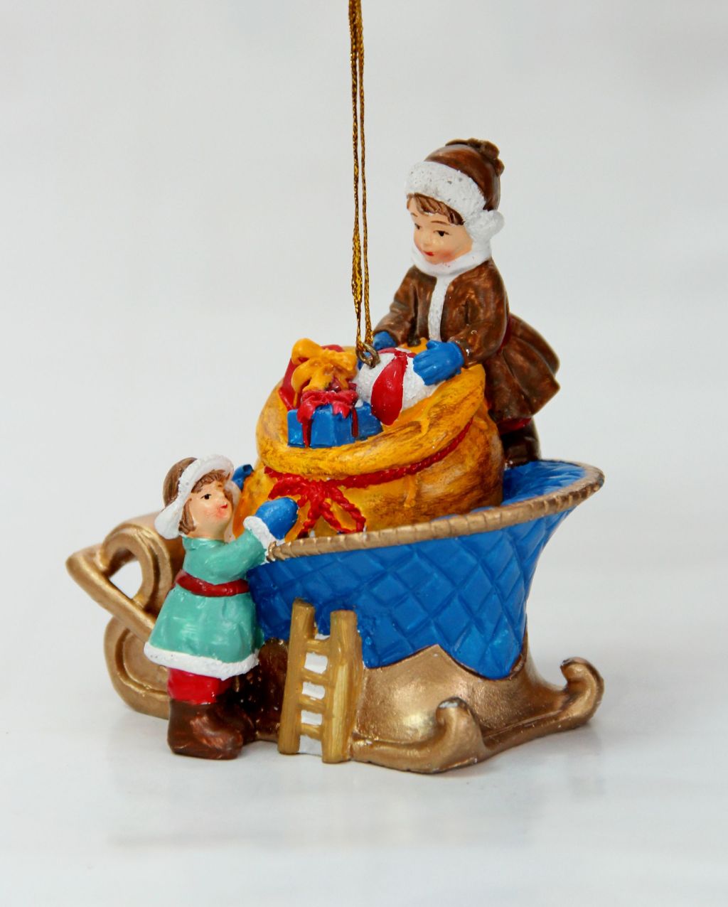 Украшение елочное подвесное из полирезины /1/